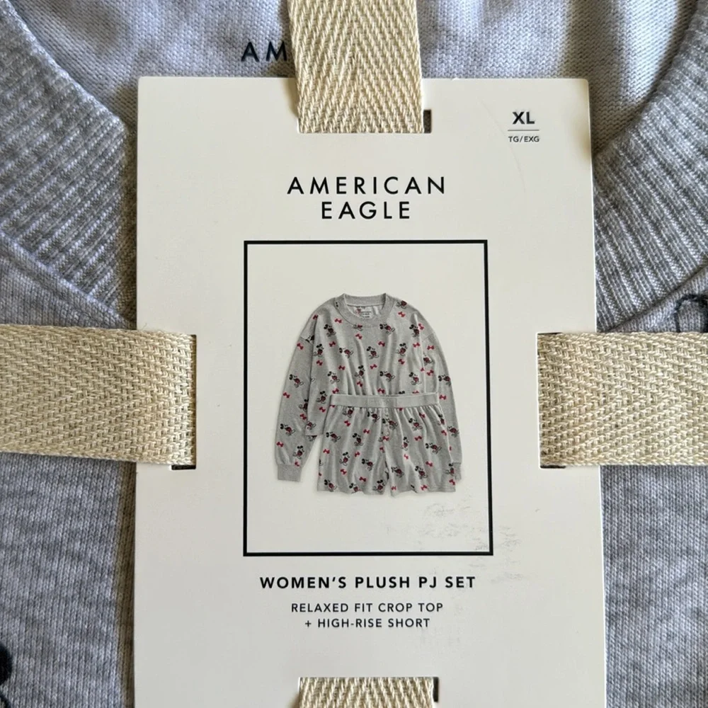 NWT AE Women’s Plush PJs!! - Picture 3 of 4